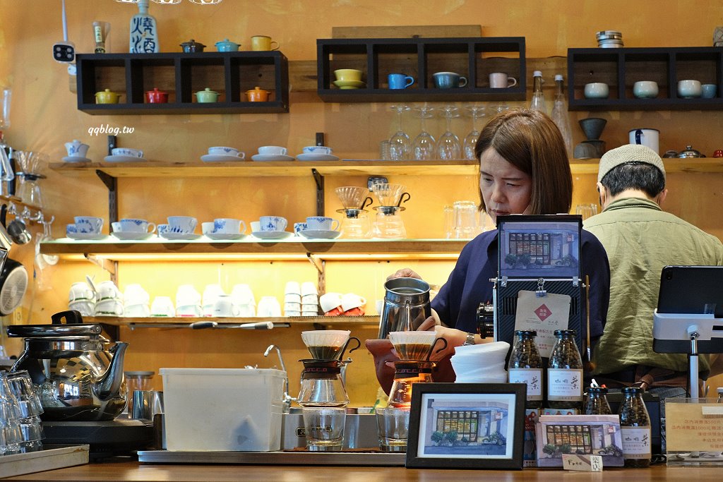 台中豐原︱咖啡葉店．酸咖啡專賣店，老闆人稱咖啡界葉教授，有著好喝的咖啡和乳酪蛋糕，溫馨小巧有溫度 @QQ的懶骨頭