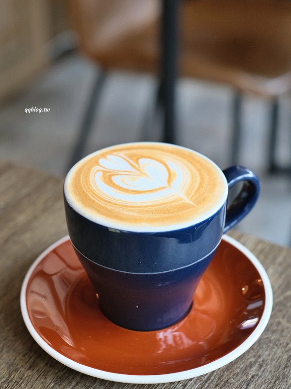 台中豐原︱咖啡葉店．酸咖啡專賣店，老闆人稱咖啡界葉教授，有著好喝的咖啡和乳酪蛋糕，溫馨小巧有溫度 @QQ的懶骨頭