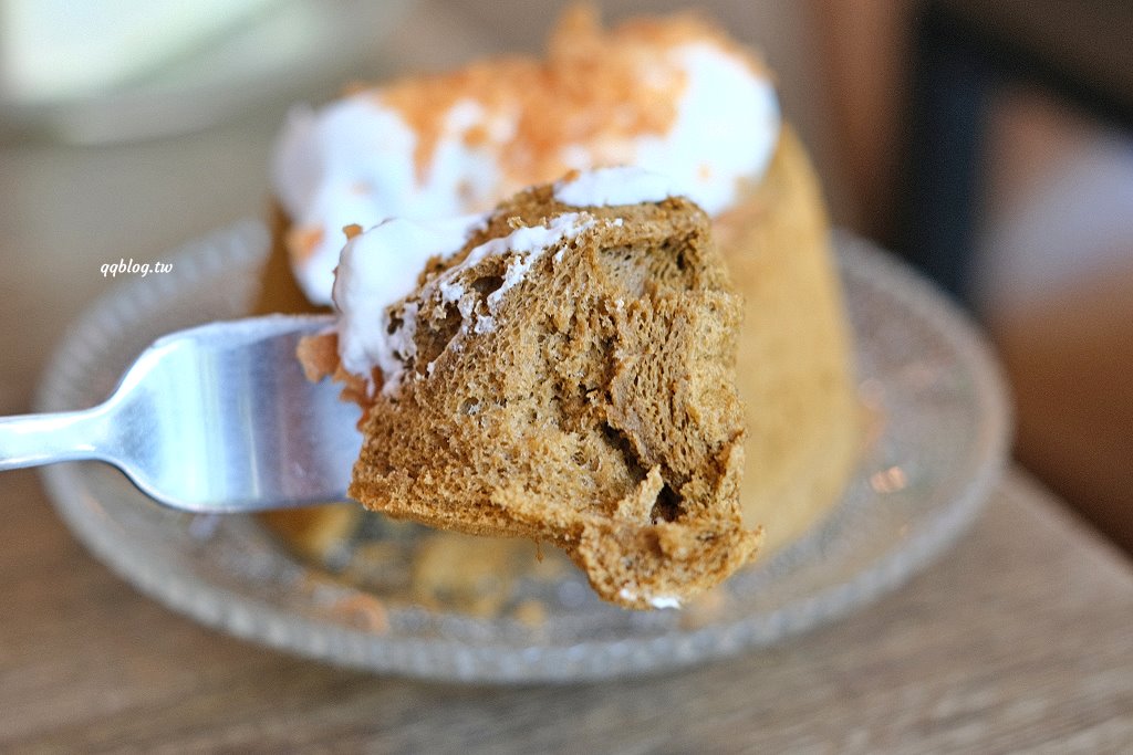台中豐原︱咖啡葉店．酸咖啡專賣店，老闆人稱咖啡界葉教授，有著好喝的咖啡和乳酪蛋糕，溫馨小巧有溫度 @QQ的懶骨頭