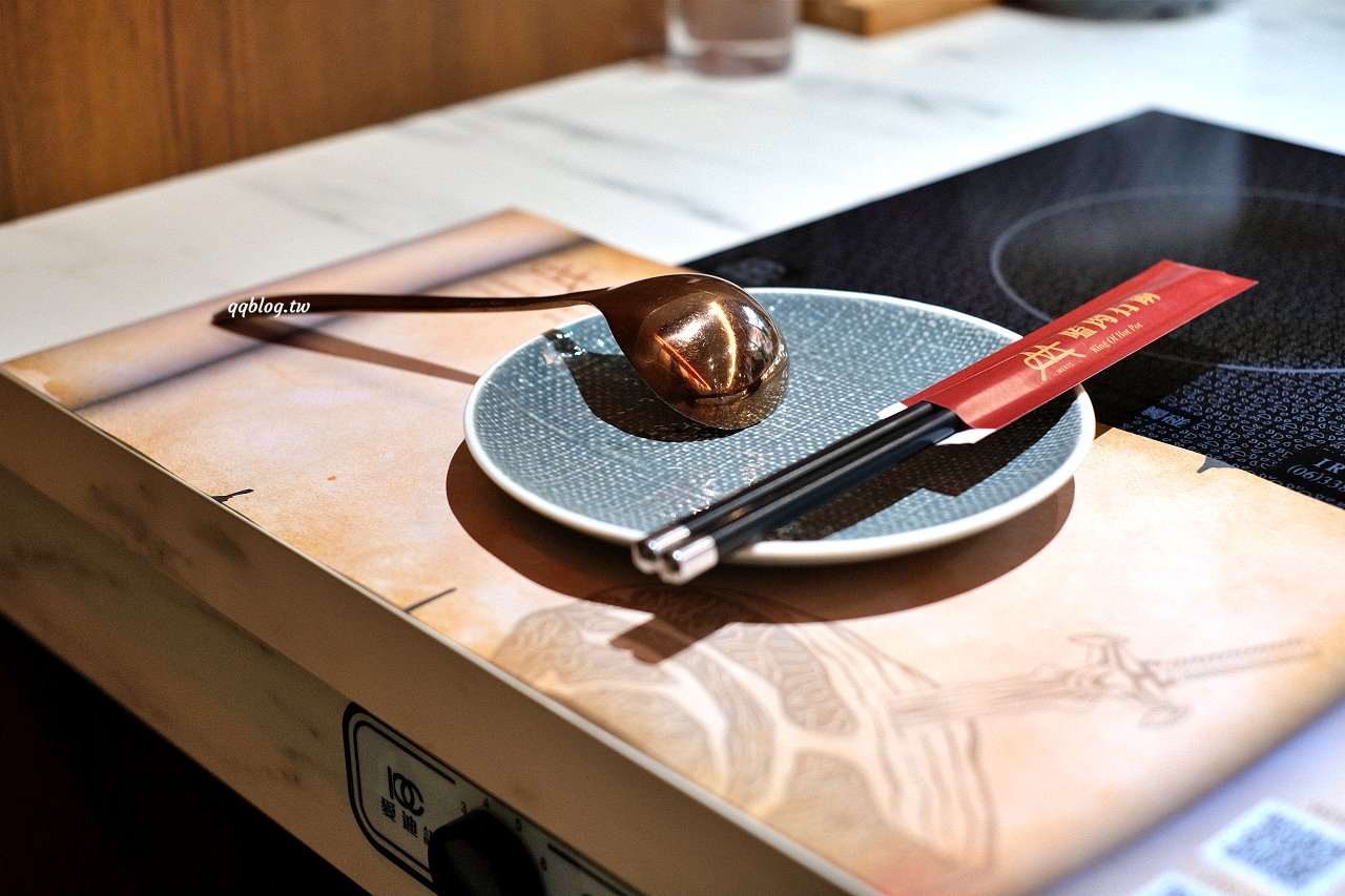 台中豐原︱嗑肉石鍋 豐原店．二代店新登場，蔬菜吧、飲料、冰淇淋、滷肉飯吃到飽，夜貓子吃鍋啦~ @QQ的懶骨頭