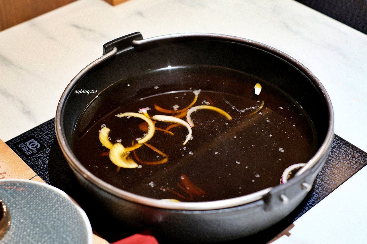 台中豐原︱嗑肉石鍋 豐原店．二代店新登場，蔬菜吧、飲料、冰淇淋、滷肉飯吃到飽，夜貓子吃鍋啦~ @QQ的懶骨頭