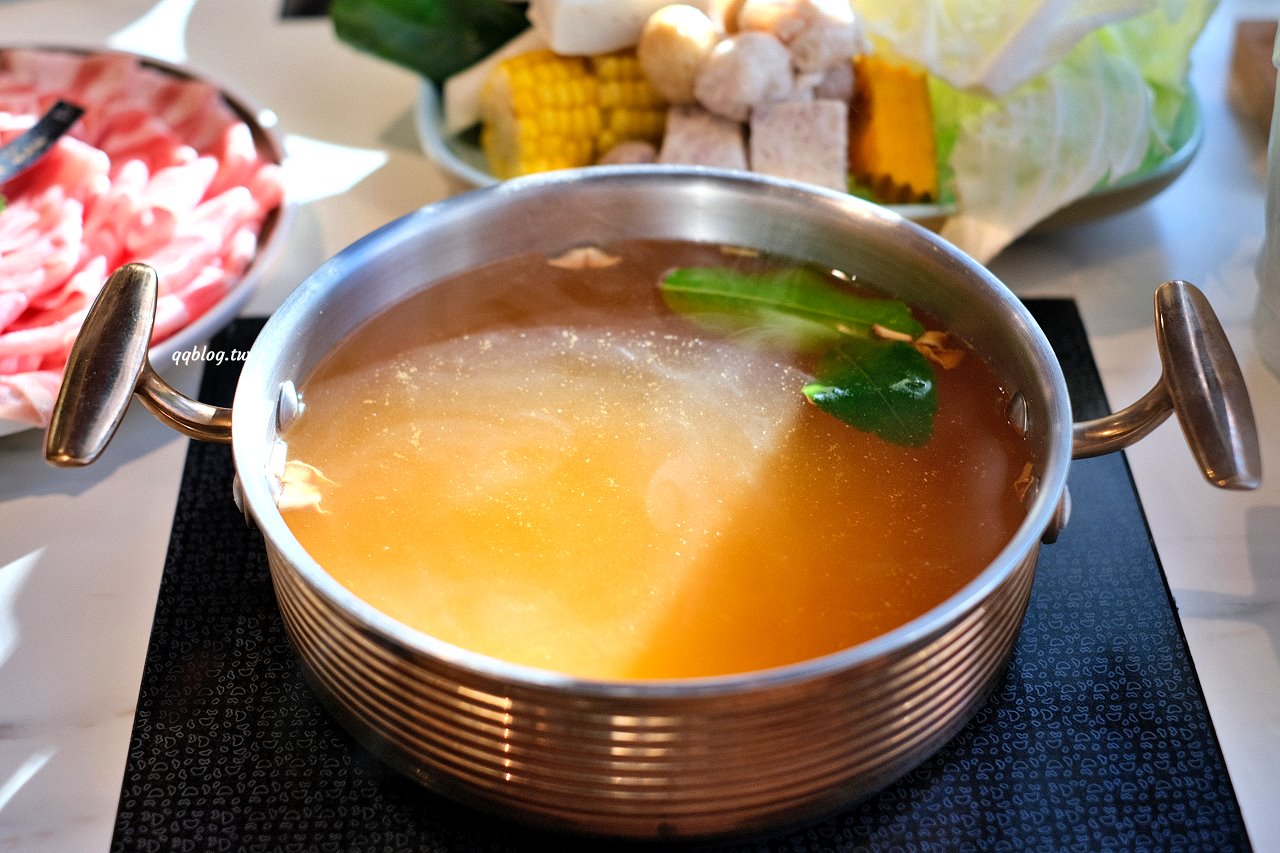 台中豐原︱嗑肉石鍋 豐原店．二代店新登場，蔬菜吧、飲料、冰淇淋、滷肉飯吃到飽，夜貓子吃鍋啦~ @QQ的懶骨頭