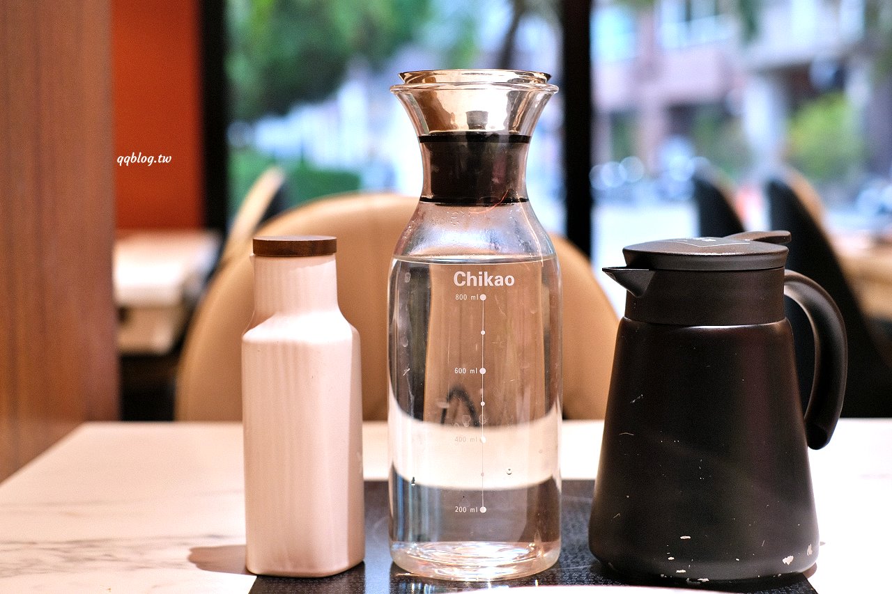 台中豐原︱嗑肉石鍋 豐原店．二代店新登場，蔬菜吧、飲料、冰淇淋、滷肉飯吃到飽，夜貓子吃鍋啦~ @QQ的懶骨頭