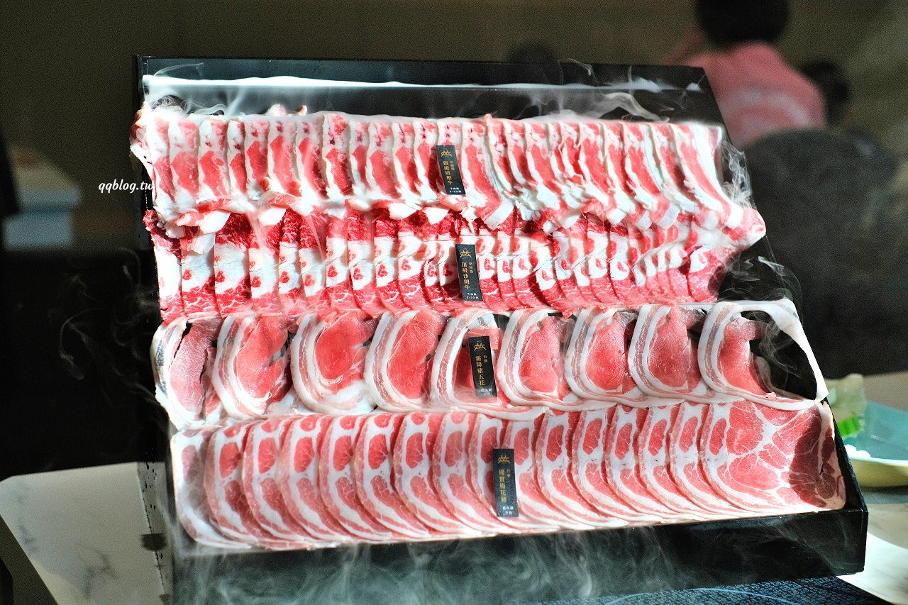 台中豐原︱嗑肉石鍋 豐原店．二代店新登場，蔬菜吧、飲料、冰淇淋、滷肉飯吃到飽，夜貓子吃鍋啦~ @QQ的懶骨頭