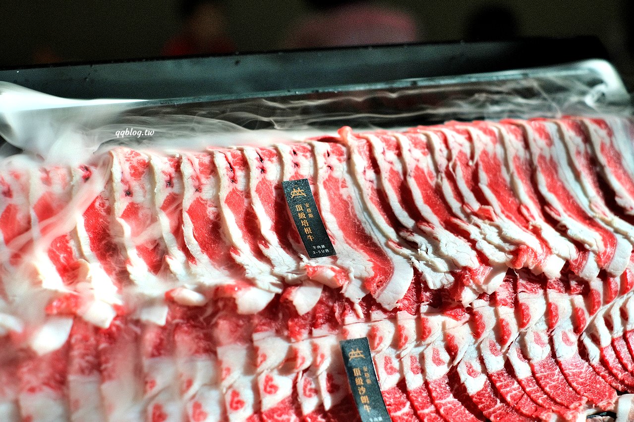 台中豐原︱嗑肉石鍋 豐原店．二代店新登場，蔬菜吧、飲料、冰淇淋、滷肉飯吃到飽，夜貓子吃鍋啦~ @QQ的懶骨頭