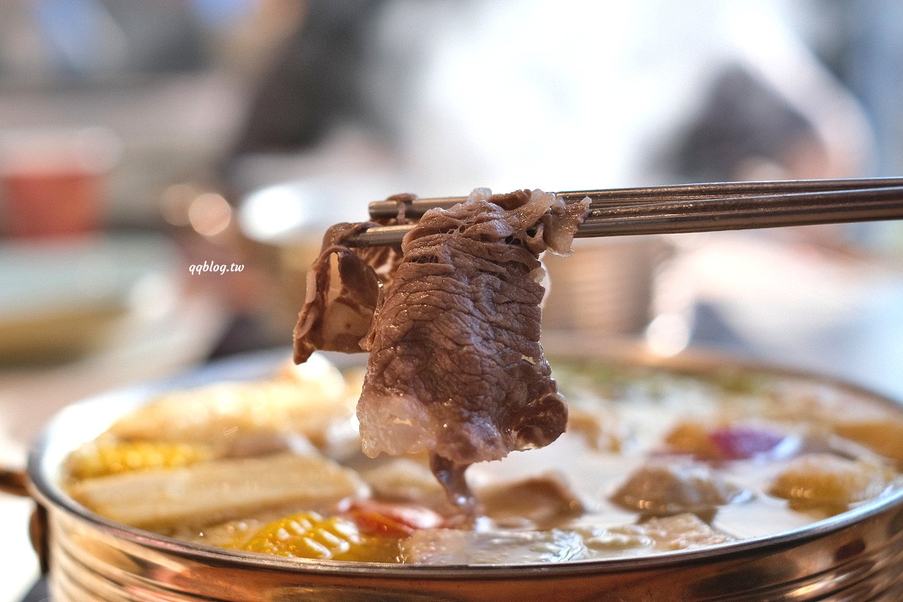 台中豐原︱嗑肉石鍋 豐原店．二代店新登場，蔬菜吧、飲料、冰淇淋、滷肉飯吃到飽，夜貓子吃鍋啦~ @QQ的懶骨頭
