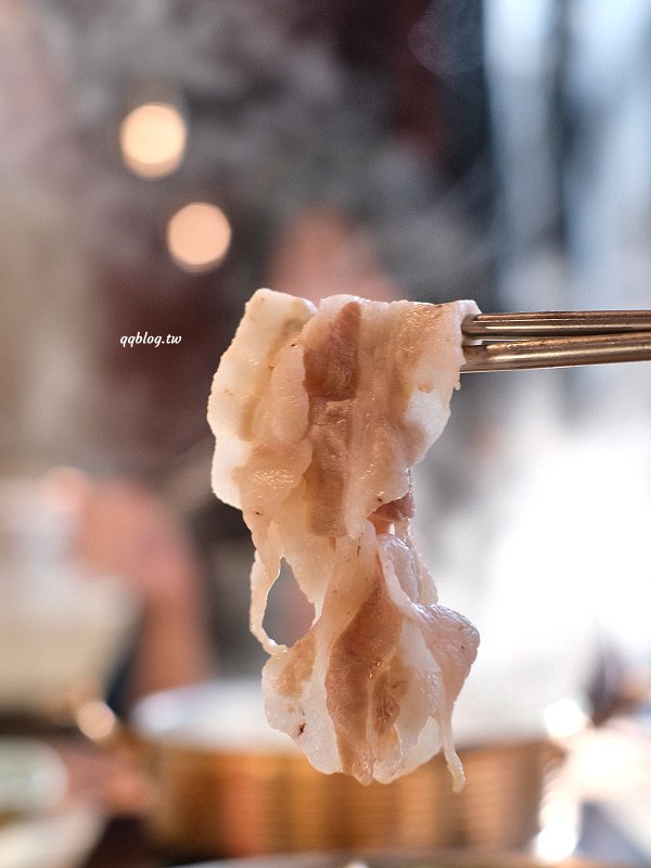 台中豐原︱嗑肉石鍋 豐原店．二代店新登場，蔬菜吧、飲料、冰淇淋、滷肉飯吃到飽，夜貓子吃鍋啦~ @QQ的懶骨頭