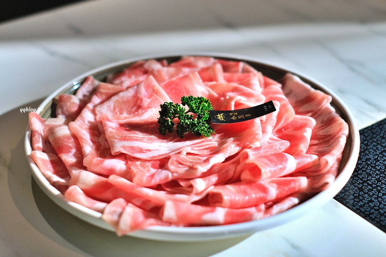 台中豐原︱嗑肉石鍋 豐原店．二代店新登場，蔬菜吧、飲料、冰淇淋、滷肉飯吃到飽，夜貓子吃鍋啦~ @QQ的懶骨頭