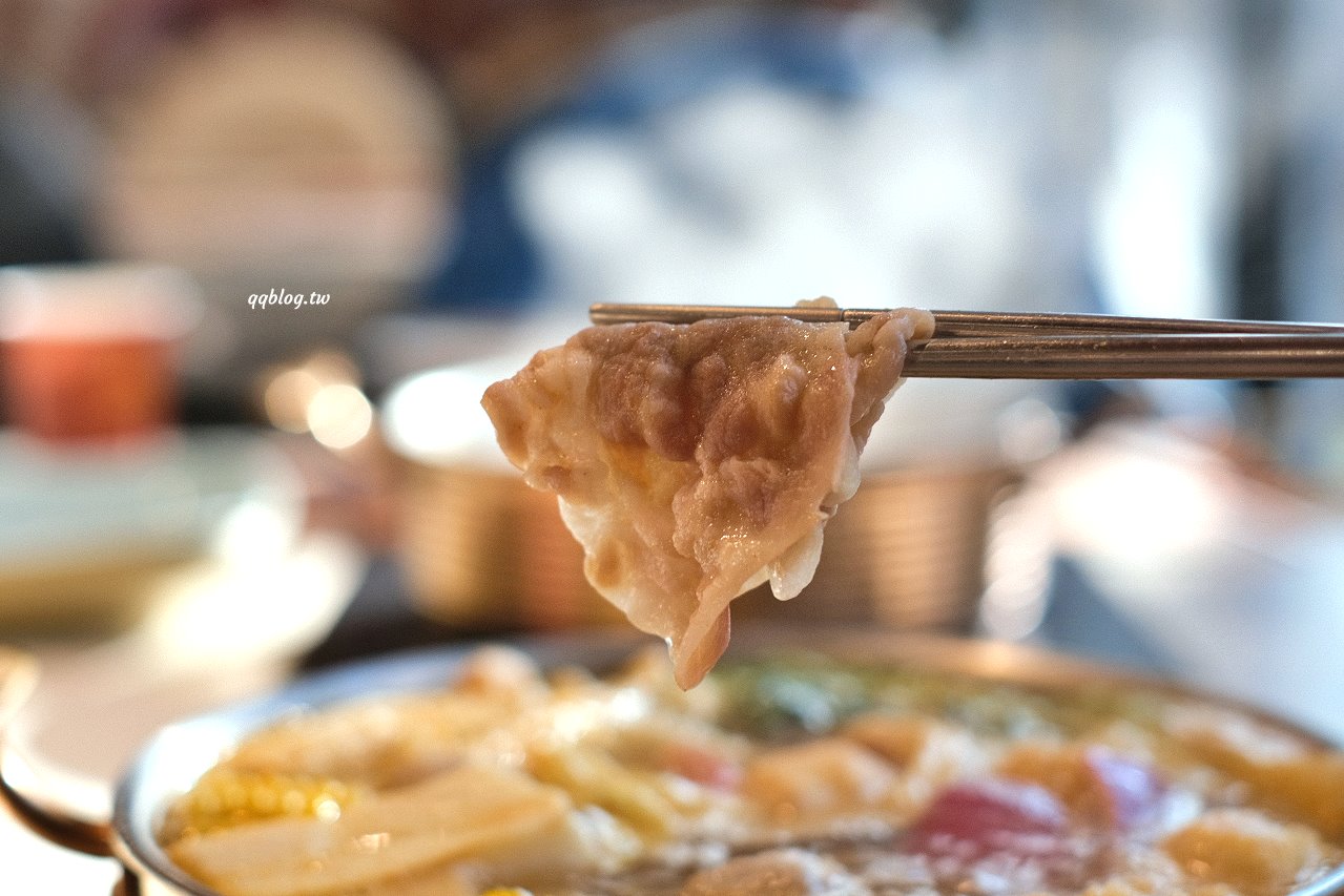 台中豐原︱嗑肉石鍋 豐原店．二代店新登場，蔬菜吧、飲料、冰淇淋、滷肉飯吃到飽，夜貓子吃鍋啦~ @QQ的懶骨頭