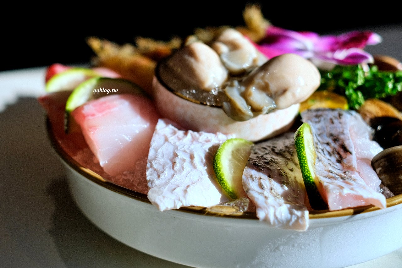 台中豐原︱嗑肉石鍋 豐原店．二代店新登場，蔬菜吧、飲料、冰淇淋、滷肉飯吃到飽，夜貓子吃鍋啦~ @QQ的懶骨頭