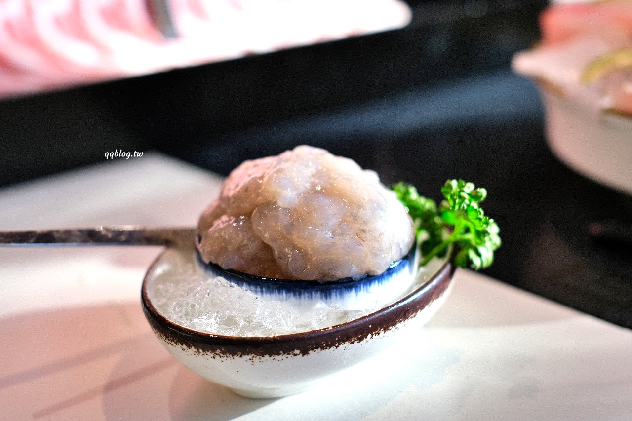 台中豐原︱嗑肉石鍋 豐原店．二代店新登場，蔬菜吧、飲料、冰淇淋、滷肉飯吃到飽，夜貓子吃鍋啦~ @QQ的懶骨頭