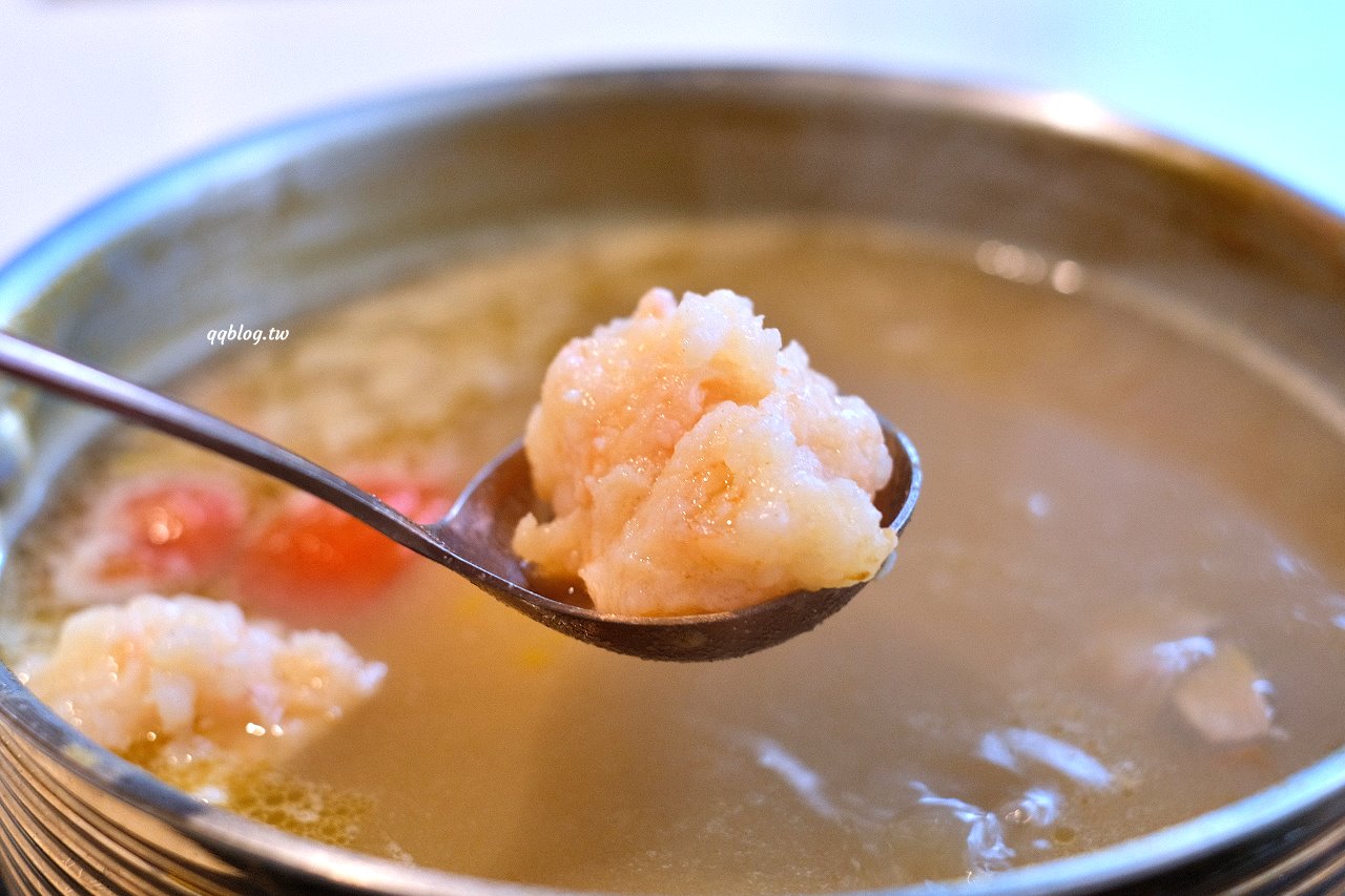 台中豐原︱嗑肉石鍋 豐原店．二代店新登場，蔬菜吧、飲料、冰淇淋、滷肉飯吃到飽，夜貓子吃鍋啦~ @QQ的懶骨頭