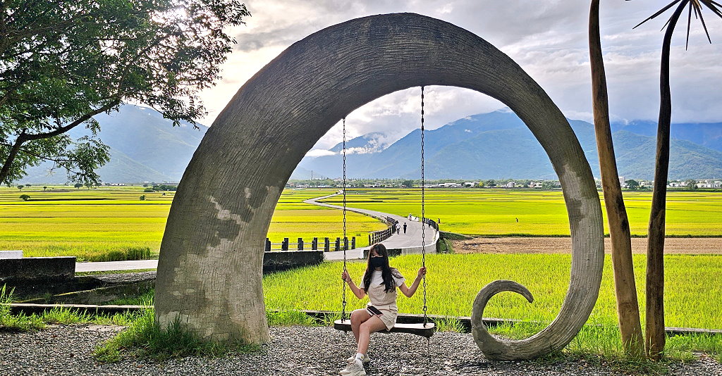 台東池上︱伯朗大道，筆直的伯朗大道、蜿蜒的天堂路和畫框，美景盡收眼底 @QQ的懶骨頭
