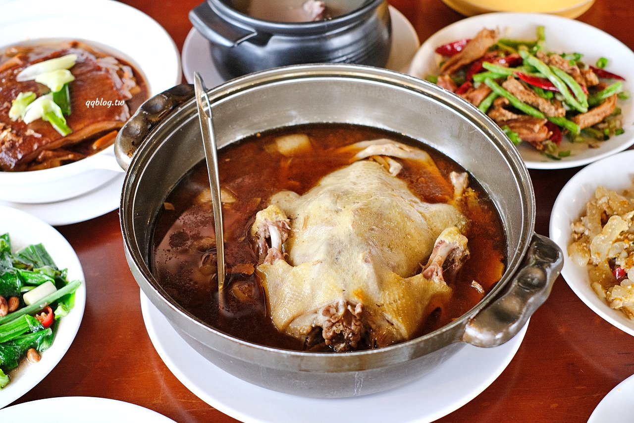 台中石岡︱仙塘跡農園餐廳．半山腰上的景觀農家餐廳，燜鴨、香煎豬肝招牌必點，品嚐客家菜的古早味料理 @QQ的懶骨頭