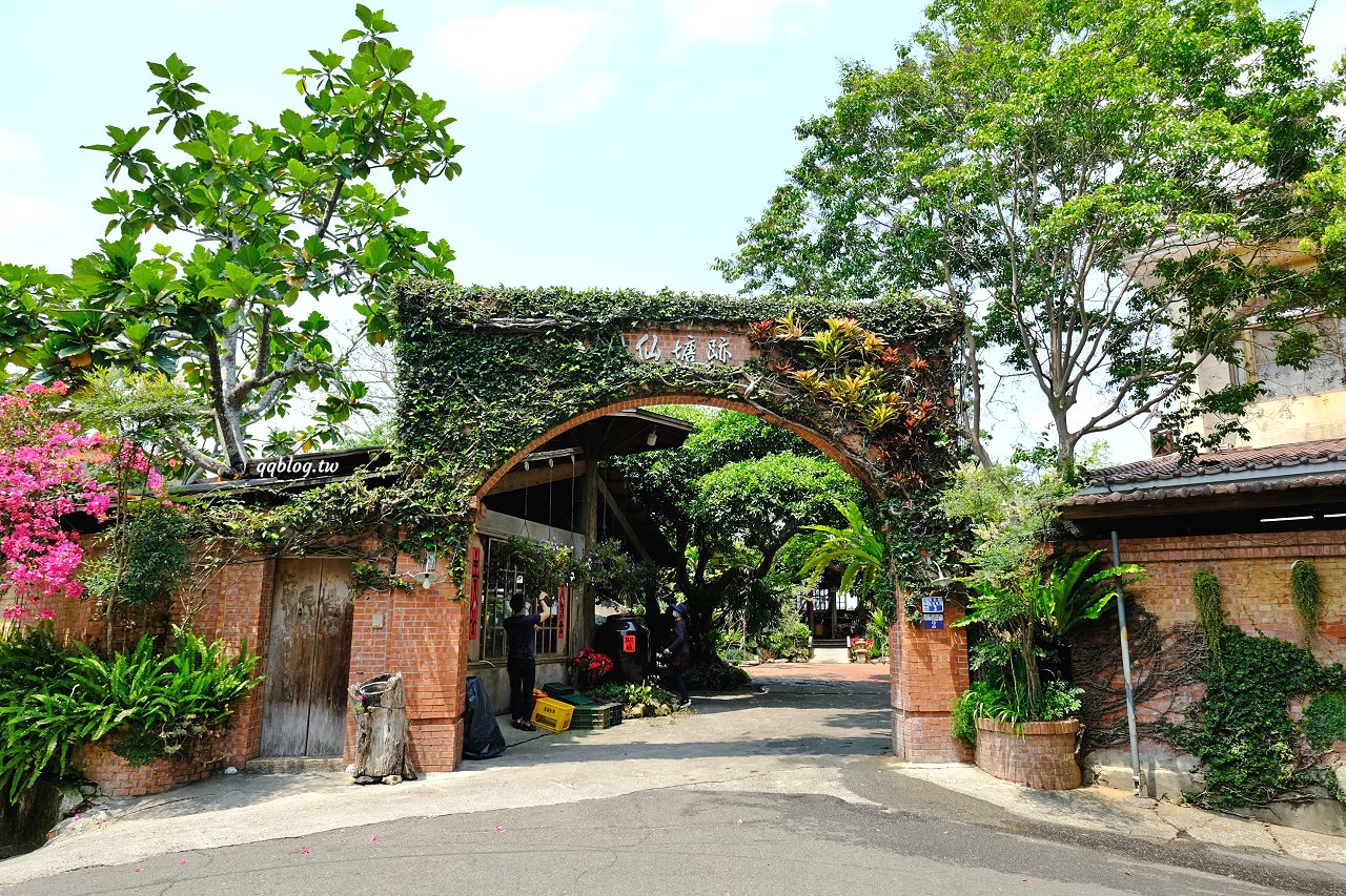 台中石岡︱仙塘跡農園餐廳．半山腰上的景觀農家餐廳，燜鴨、香煎豬肝招牌必點，品嚐客家菜的古早味料理 @QQ的懶骨頭