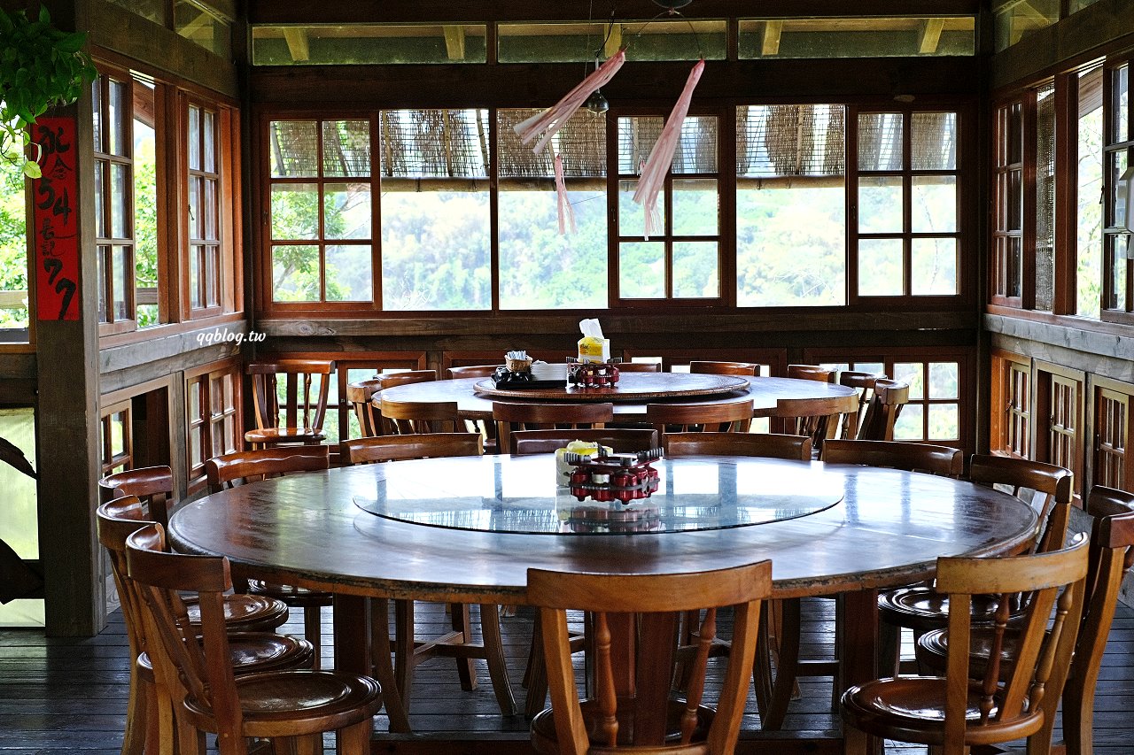 台中石岡︱仙塘跡農園餐廳．半山腰上的景觀農家餐廳，燜鴨、香煎豬肝招牌必點，品嚐客家菜的古早味料理 @QQ的懶骨頭