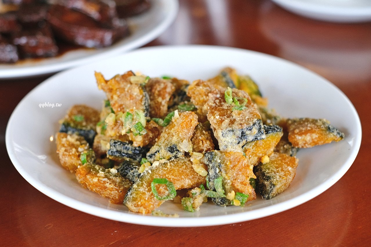 台中石岡︱仙塘跡農園餐廳．半山腰上的景觀農家餐廳，燜鴨、香煎豬肝招牌必點，品嚐客家菜的古早味料理 @QQ的懶骨頭