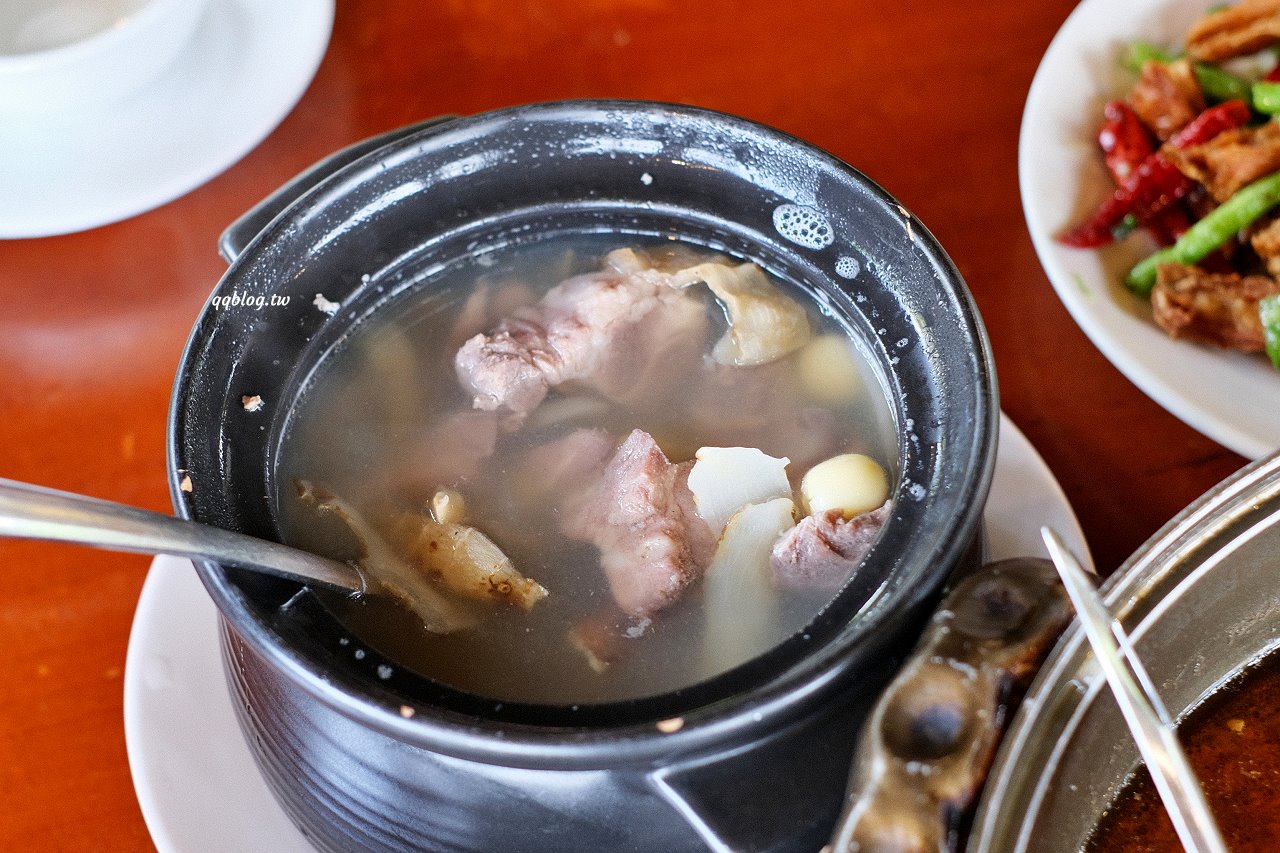 台中石岡︱仙塘跡農園餐廳．半山腰上的景觀農家餐廳，燜鴨、香煎豬肝招牌必點，品嚐客家菜的古早味料理 @QQ的懶骨頭