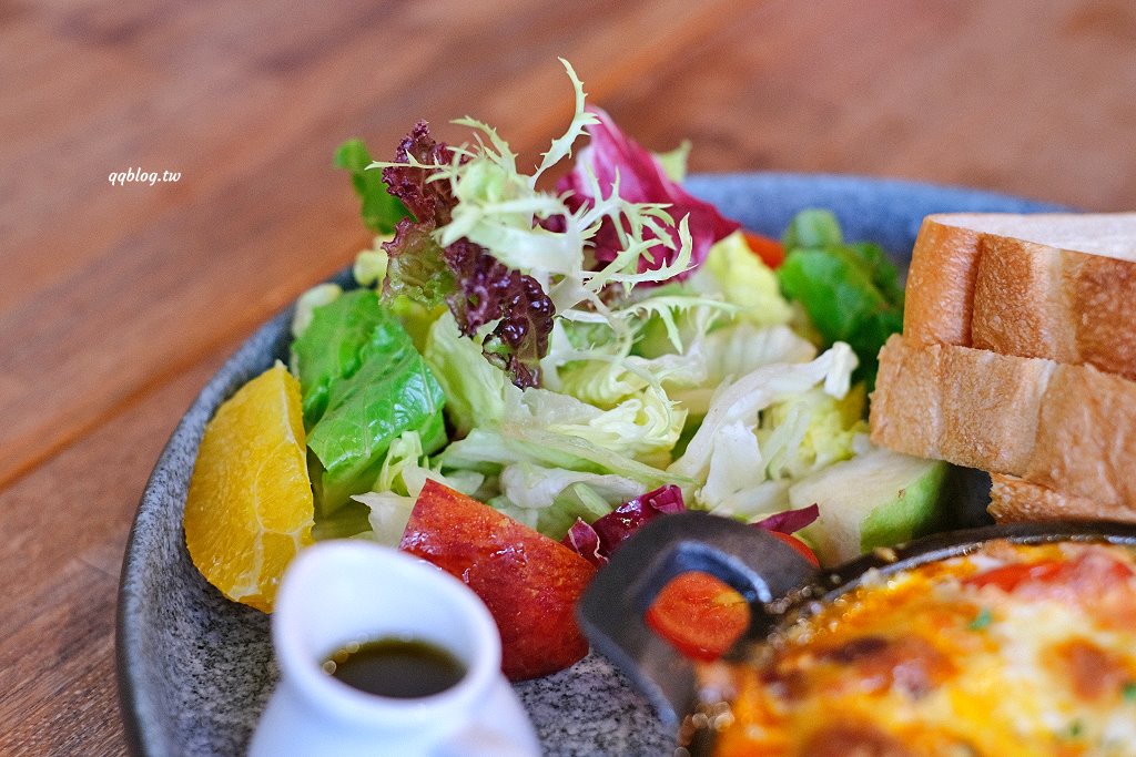 台中西區︱hecho 做咖啡 二店．勤美商圈巷弄內有質感餐館，餐點有水準好吃 @QQ的懶骨頭
