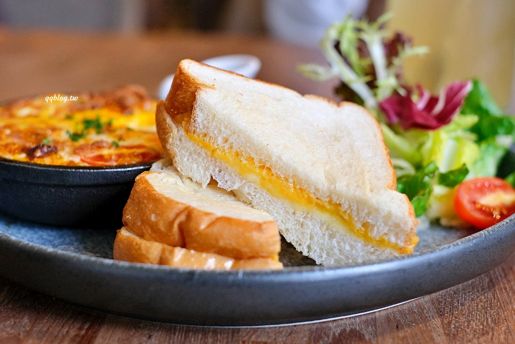 台中西區︱hecho 做咖啡 二店．勤美商圈巷弄內有質感餐館，餐點有水準好吃 @QQ的懶骨頭