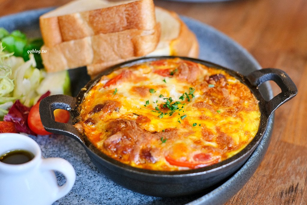 台中西區︱hecho 做咖啡 二店．勤美商圈巷弄內有質感餐館，餐點有水準好吃 @QQ的懶骨頭