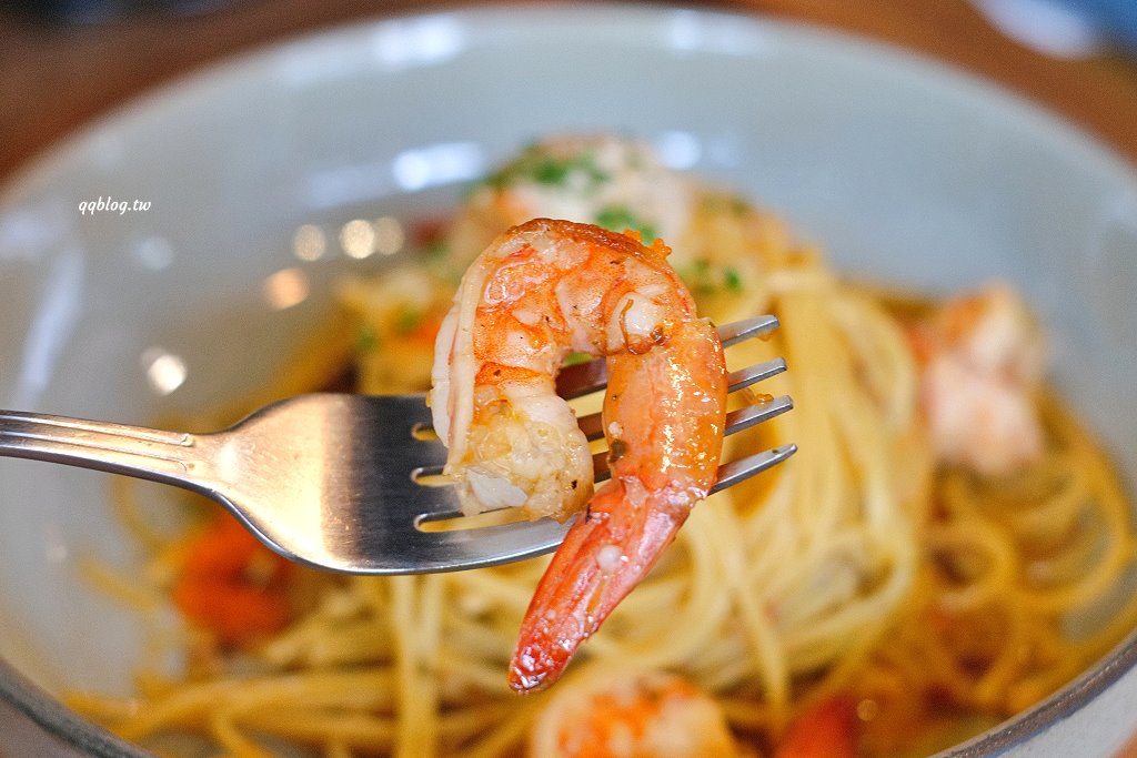 台中西區︱hecho 做咖啡 二店．勤美商圈巷弄內有質感餐館，餐點有水準好吃 @QQ的懶骨頭