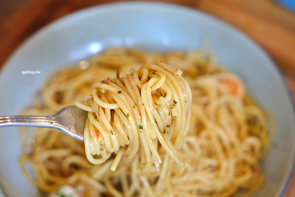 台中西區︱hecho 做咖啡 二店．勤美商圈巷弄內有質感餐館，餐點有水準好吃 @QQ的懶骨頭