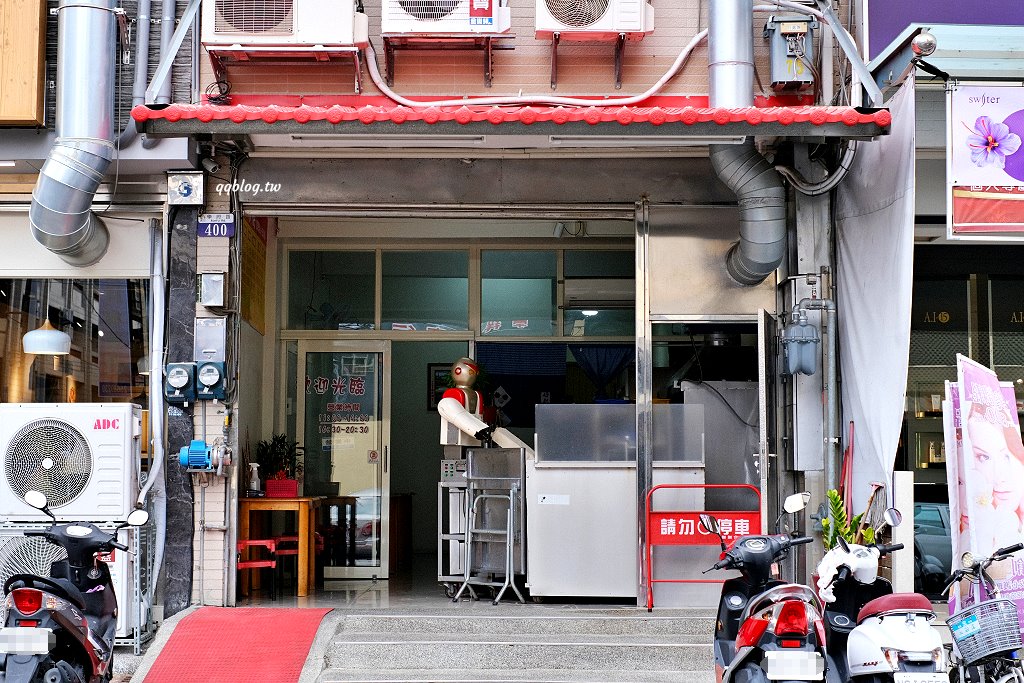 台中大雅︱向陽樓刀削麵．鹹蛋超人削麵很吸睛，喜歡QQ麵條的不可錯過 @QQ的懶骨頭