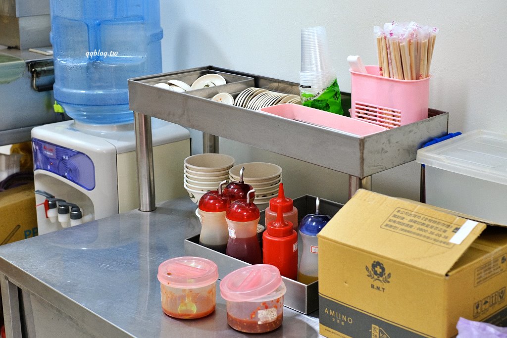 台中大雅︱向陽樓刀削麵．鹹蛋超人削麵很吸睛，喜歡QQ麵條的不可錯過 @QQ的懶骨頭