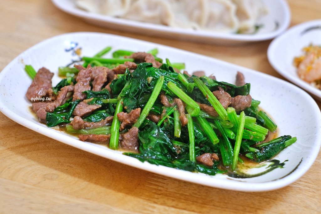 台中大雅︱向陽樓刀削麵．鹹蛋超人削麵很吸睛，喜歡QQ麵條的不可錯過 @QQ的懶骨頭