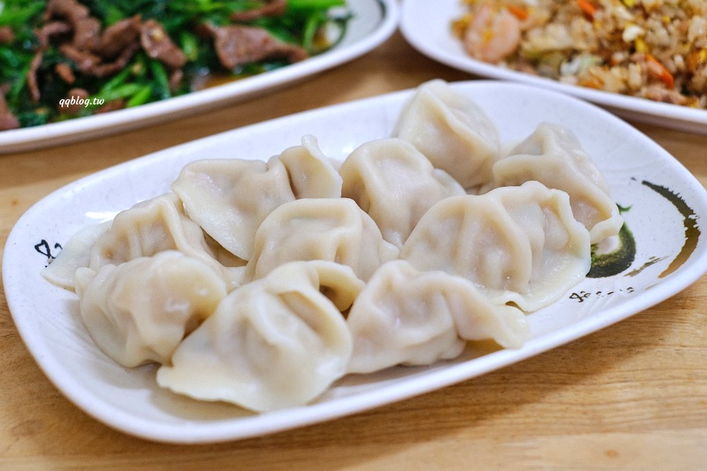 台中大雅︱向陽樓刀削麵．鹹蛋超人削麵很吸睛，喜歡QQ麵條的不可錯過 @QQ的懶骨頭