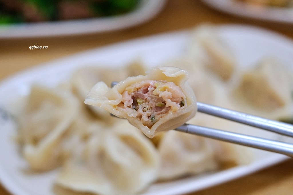 台中大雅︱向陽樓刀削麵．鹹蛋超人削麵很吸睛，喜歡QQ麵條的不可錯過 @QQ的懶骨頭