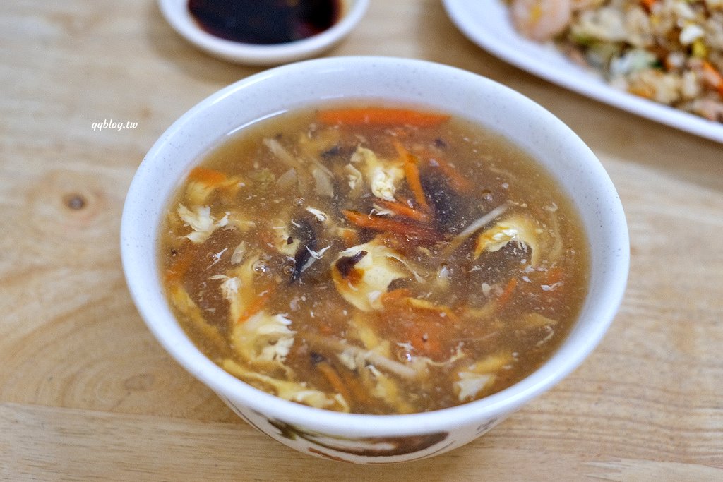 台中大雅︱向陽樓刀削麵．鹹蛋超人削麵很吸睛，喜歡QQ麵條的不可錯過 @QQ的懶骨頭