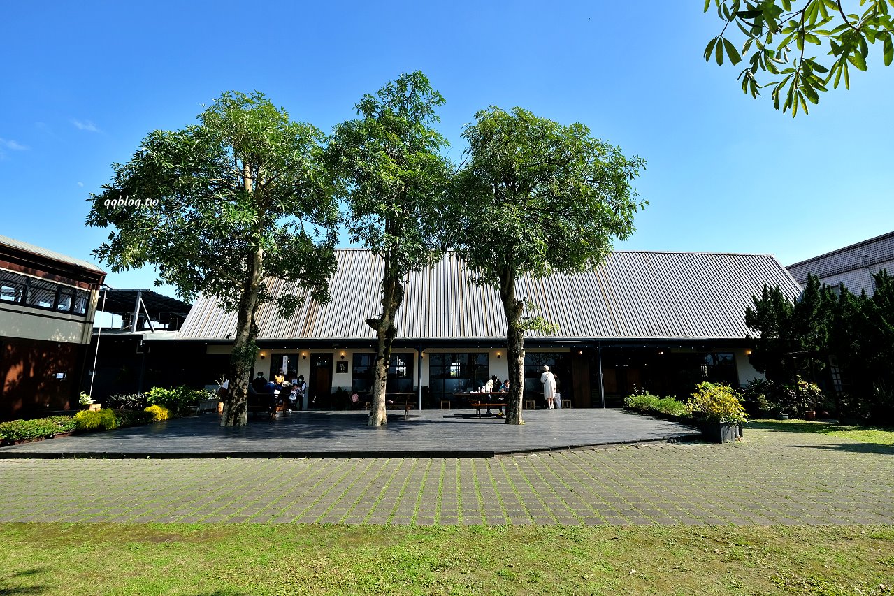 宜蘭礁溪︱里海咖啡．不只是咖啡館，提供現流海鮮的美味餐廳，附停車場好停車 @QQ的懶骨頭