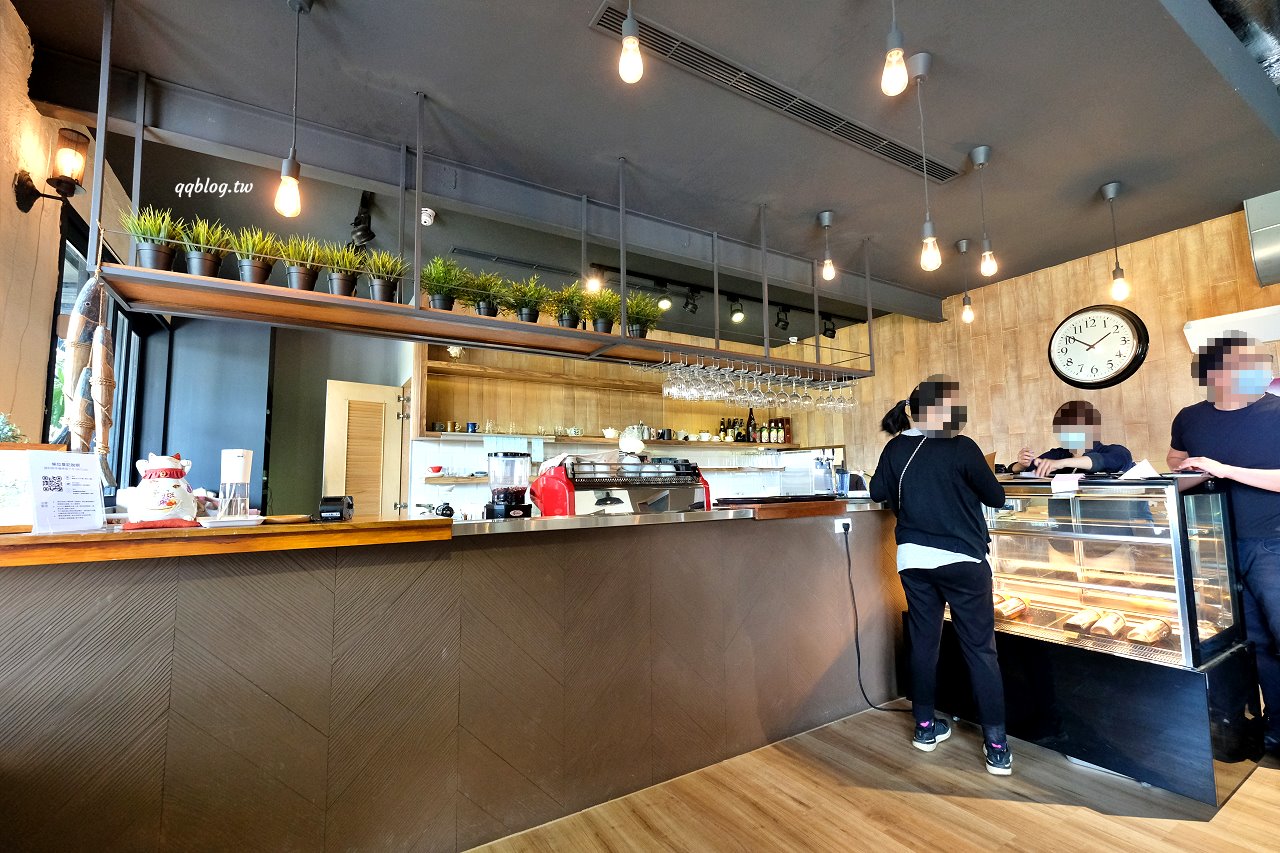 宜蘭礁溪︱里海咖啡．不只是咖啡館，提供現流海鮮的美味餐廳，附停車場好停車 @QQ的懶骨頭