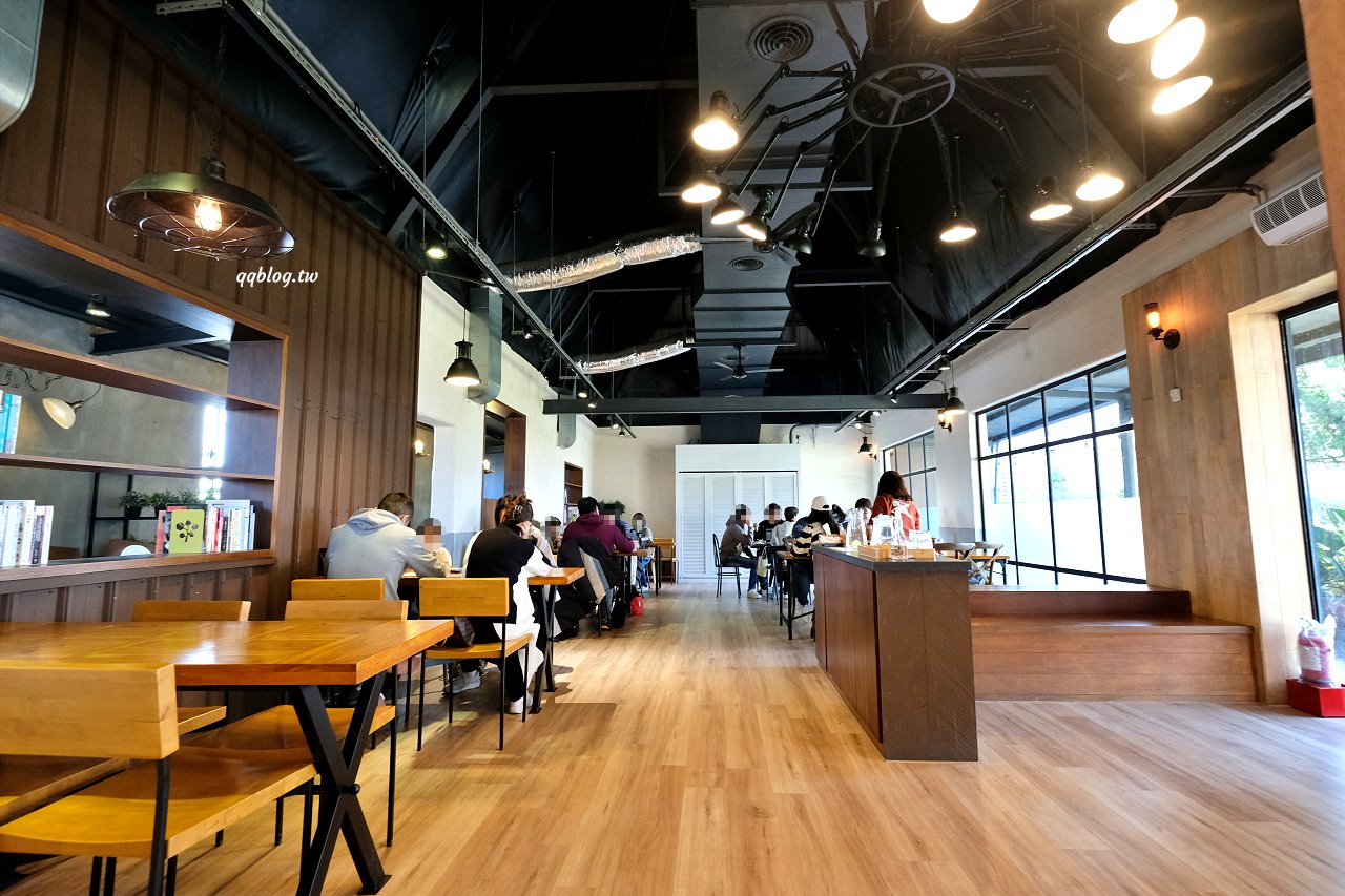 宜蘭礁溪︱里海咖啡．不只是咖啡館，提供現流海鮮的美味餐廳，附停車場好停車 @QQ的懶骨頭