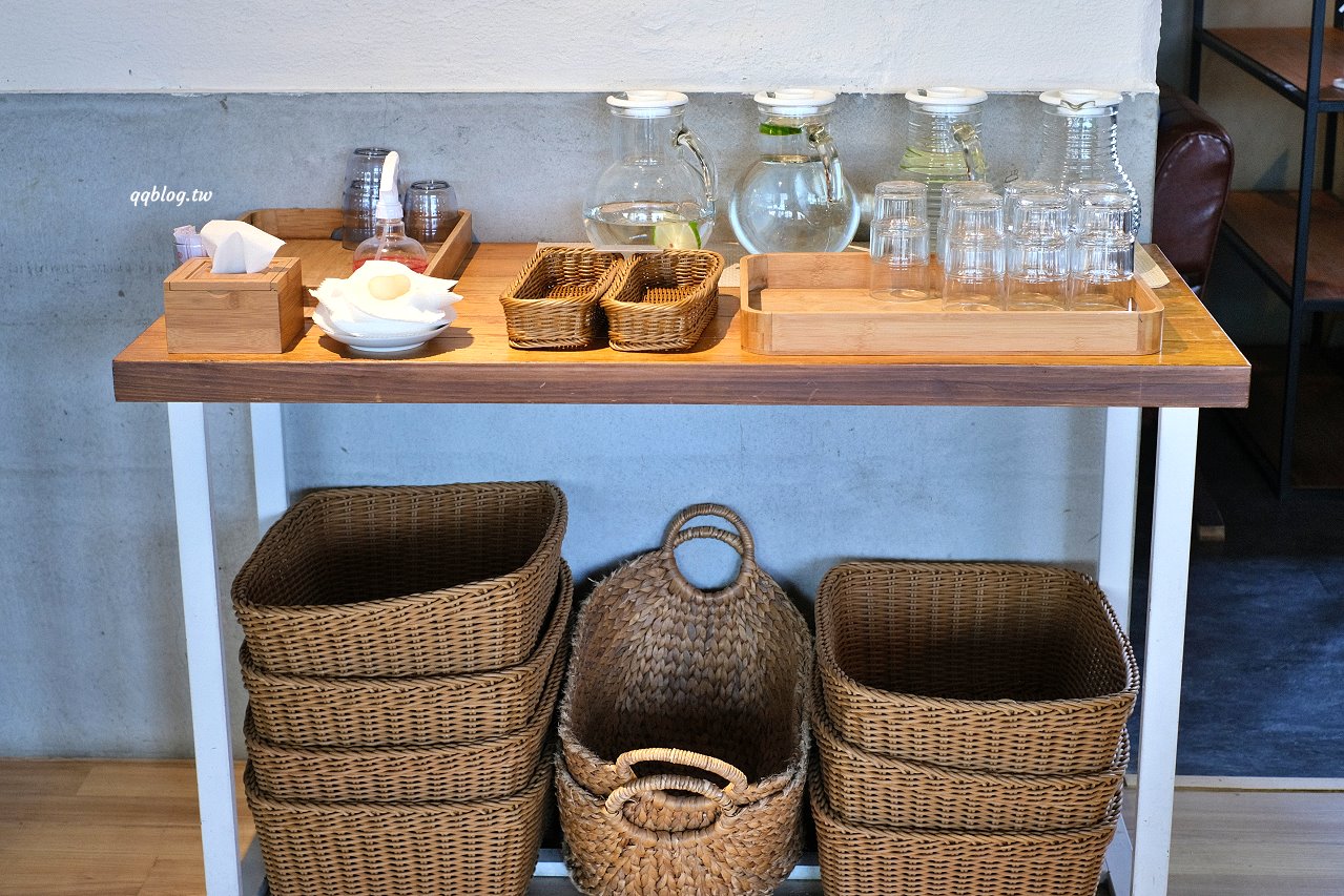 宜蘭礁溪︱里海咖啡．不只是咖啡館，提供現流海鮮的美味餐廳，附停車場好停車 @QQ的懶骨頭