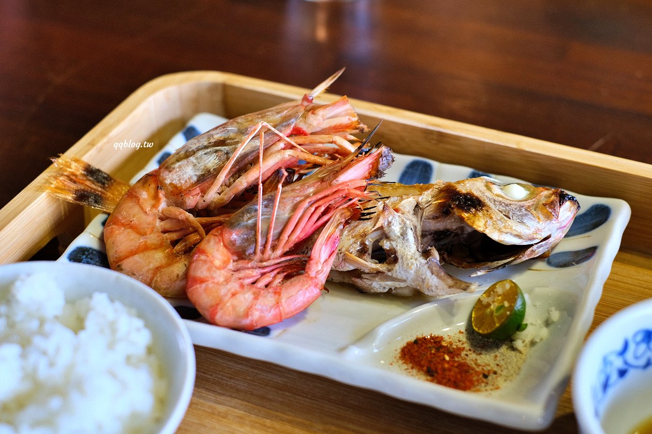 宜蘭礁溪︱里海咖啡．不只是咖啡館，提供現流海鮮的美味餐廳，附停車場好停車 @QQ的懶骨頭