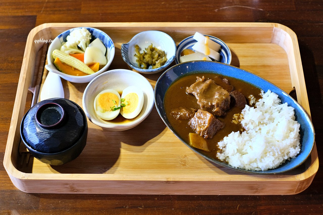 宜蘭礁溪︱里海咖啡．不只是咖啡館，提供現流海鮮的美味餐廳，附停車場好停車 @QQ的懶骨頭