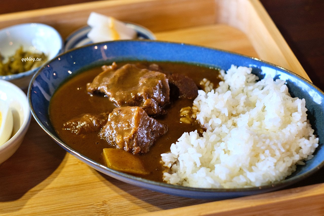 宜蘭礁溪︱里海咖啡．不只是咖啡館，提供現流海鮮的美味餐廳，附停車場好停車 @QQ的懶骨頭