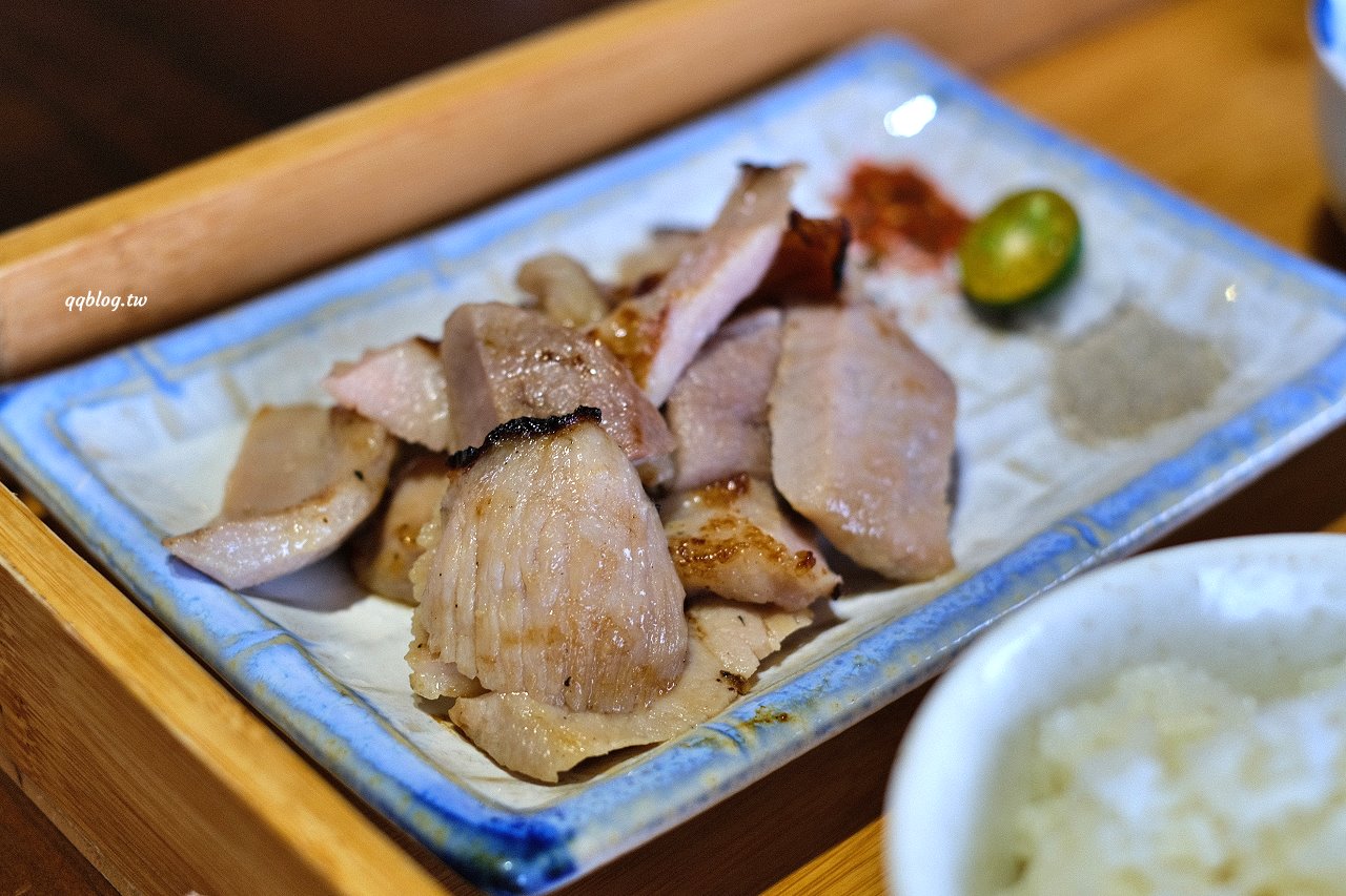 宜蘭礁溪︱里海咖啡．不只是咖啡館，提供現流海鮮的美味餐廳，附停車場好停車 @QQ的懶骨頭