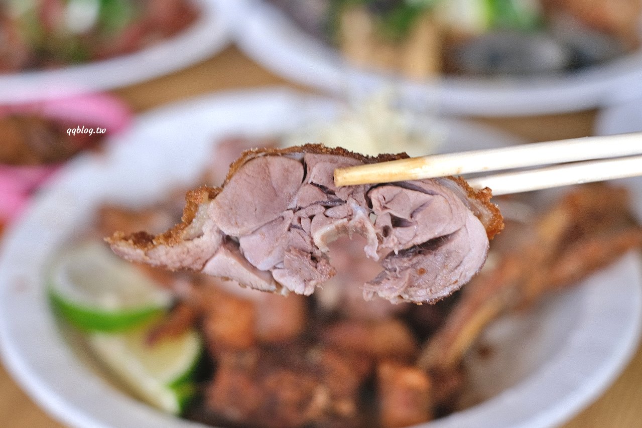 台中神岡︱風飛沙小吃店．在地人極推的小吃店，臭豆腐、滷味、炸肉通通來一份，填飽肚子的好選擇 @QQ的懶骨頭