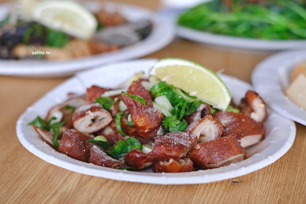 台中神岡︱風飛沙小吃店．在地人極推的小吃店，臭豆腐、滷味、炸肉通通來一份，填飽肚子的好選擇 @QQ的懶骨頭