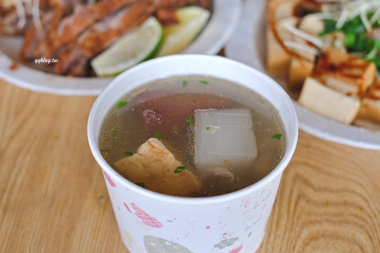 台中神岡︱風飛沙小吃店．在地人極推的小吃店，臭豆腐、滷味、炸肉通通來一份，填飽肚子的好選擇 @QQ的懶骨頭