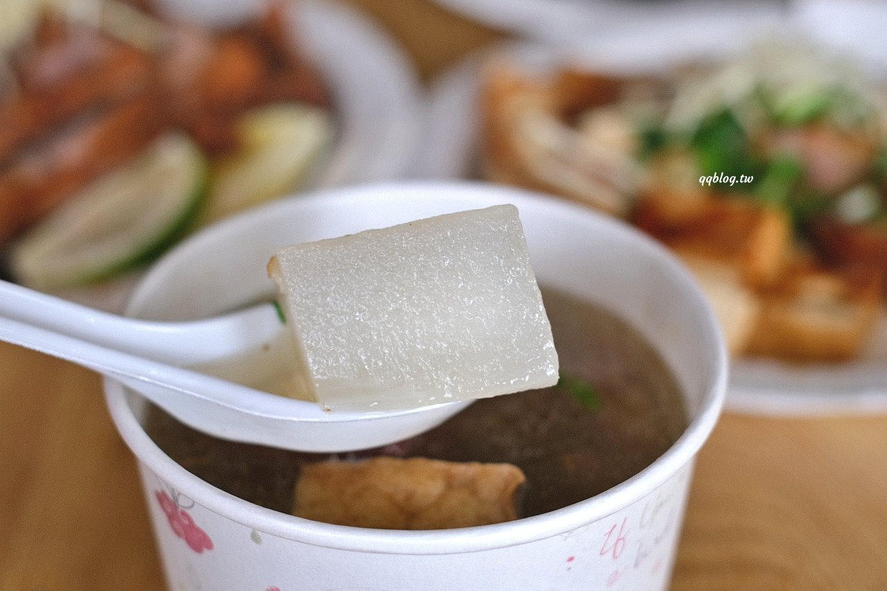 台中神岡︱風飛沙小吃店．在地人極推的小吃店，臭豆腐、滷味、炸肉通通來一份，填飽肚子的好選擇 @QQ的懶骨頭