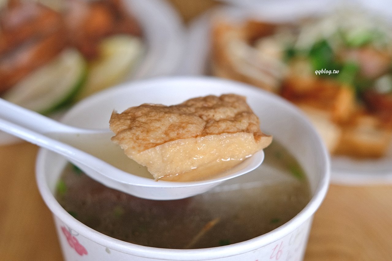 台中神岡︱風飛沙小吃店．在地人極推的小吃店，臭豆腐、滷味、炸肉通通來一份，填飽肚子的好選擇 @QQ的懶骨頭