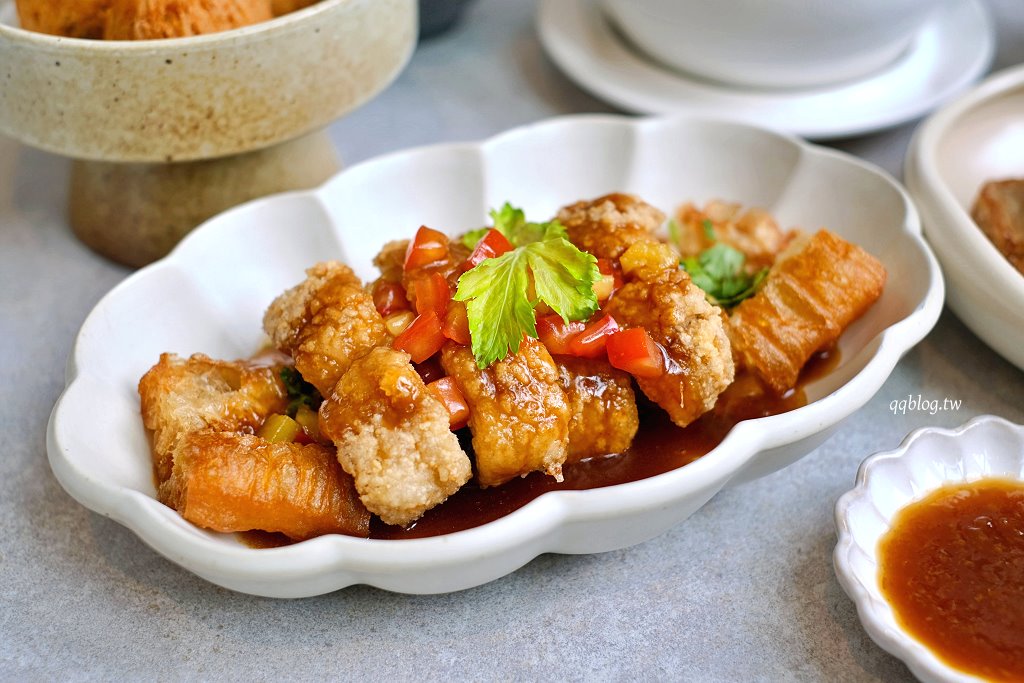 台中西屯︱蒔.瀞 CHER AQUA．台中歌劇院裡的唯美台菜餐廳，經典台菜創新演譯，茶食、下午茶也值得一試 @QQ的懶骨頭