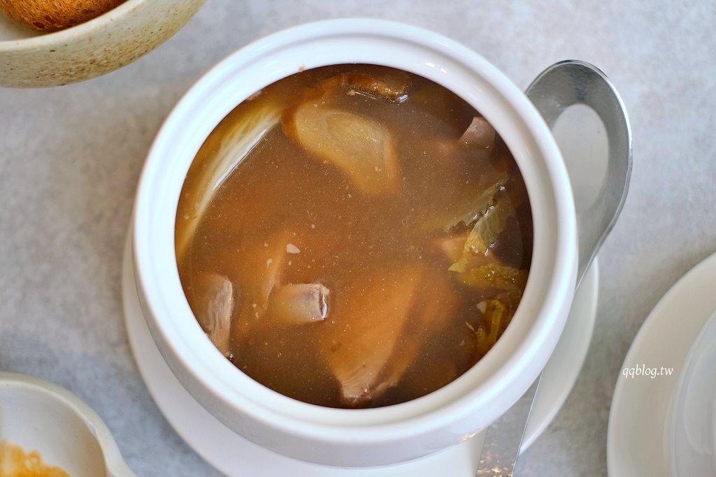 台中西屯︱蒔.瀞 CHER AQUA．台中歌劇院裡的唯美台菜餐廳，經典台菜創新演譯，茶食、下午茶也值得一試 @QQ的懶骨頭