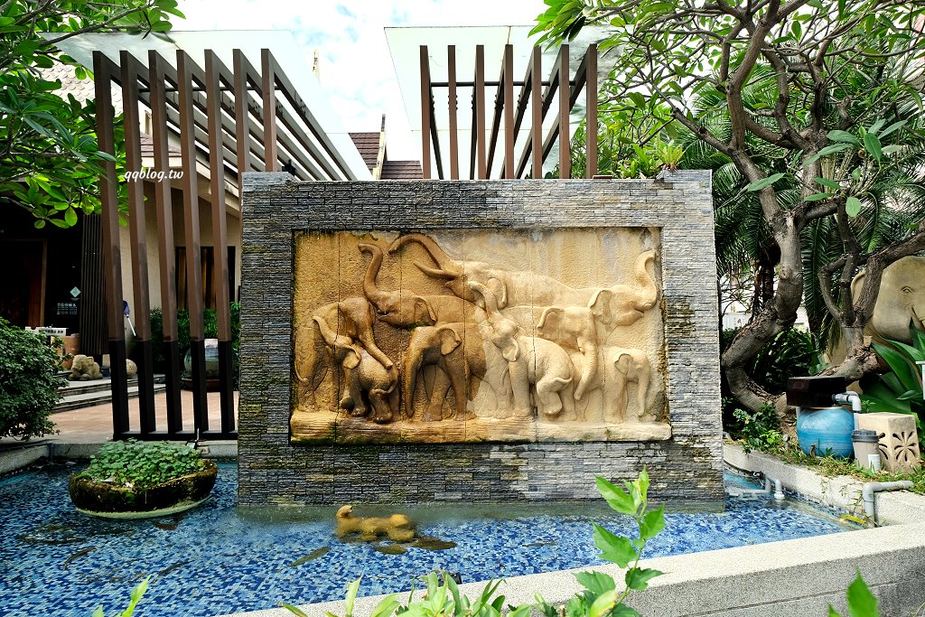 台中西屯︱蘭那泰式料理．台中老字號泰式料理，有著氣派又自帶庭院的獨棟泰式蘭納建築 @QQ的懶骨頭