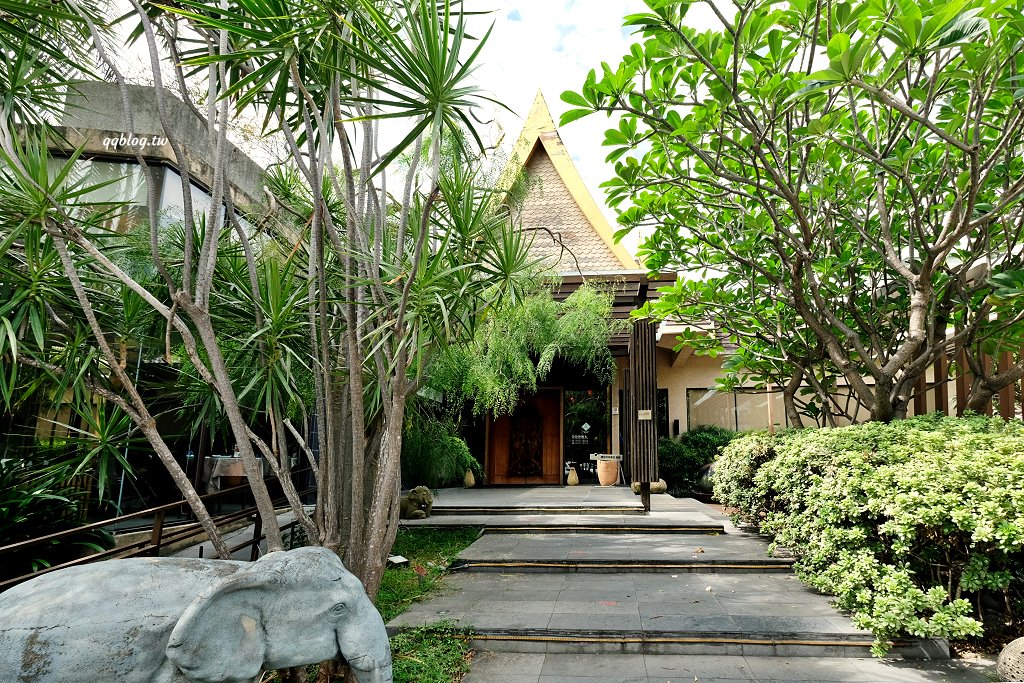 台中西屯︱蘭那泰式料理．台中老字號泰式料理，有著氣派又自帶庭院的獨棟泰式蘭納建築 @QQ的懶骨頭